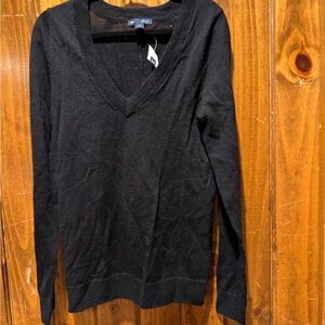 NWT GAP Black V-Neck Sweater
